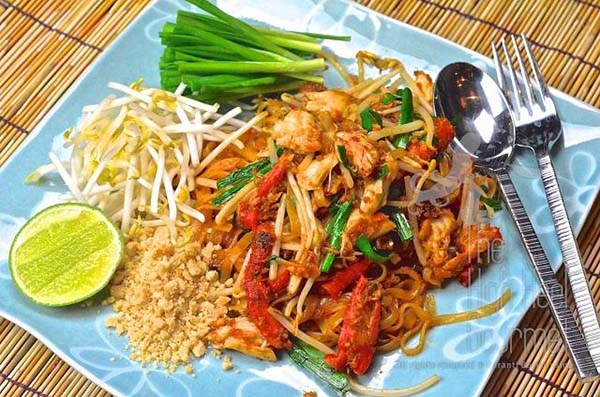 Pad Thai - món ăn nổi tiếng ở Thái Lan